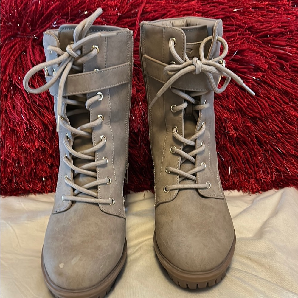 Women's Gray Lace-Up Boots